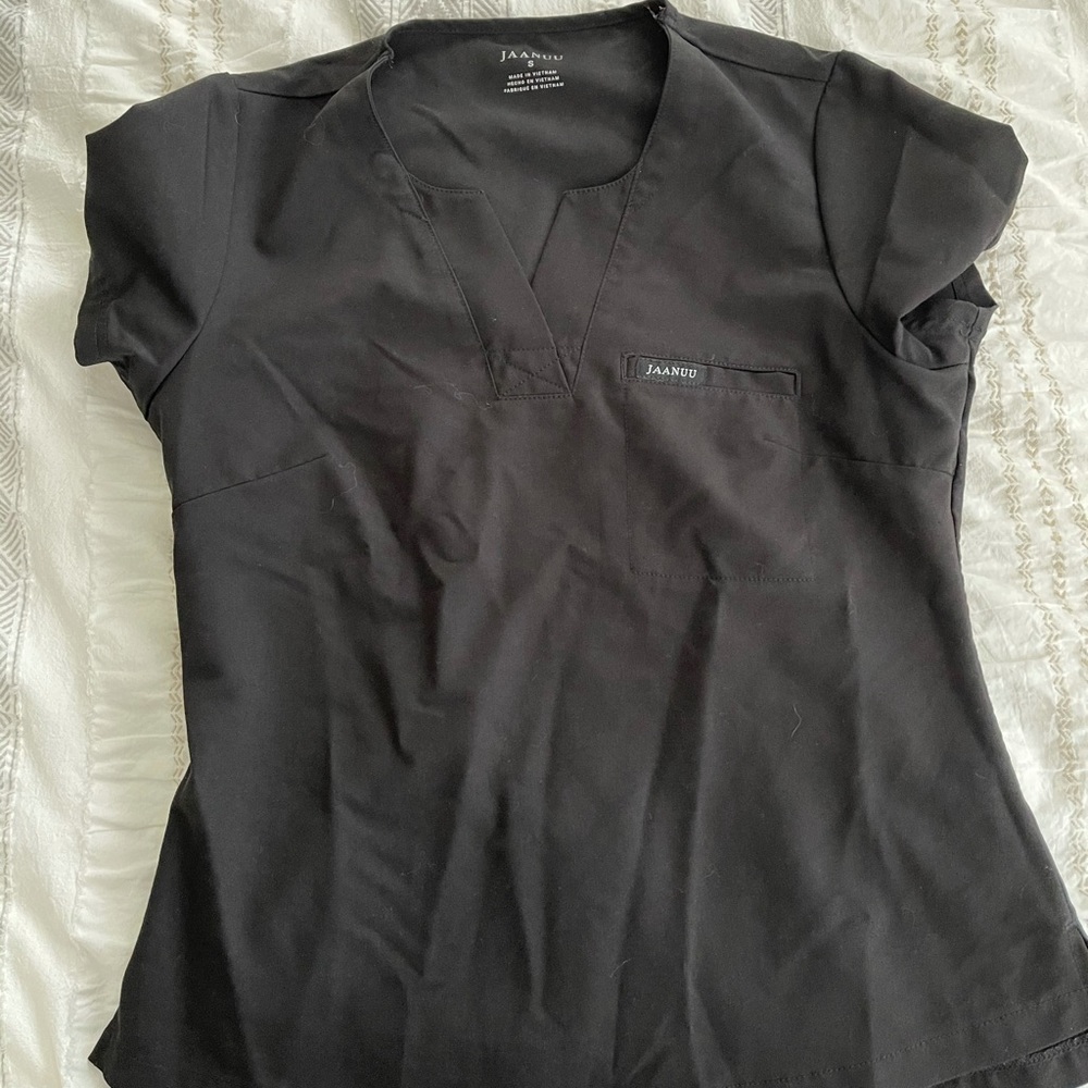 Jaanuu scrub top